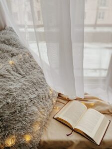 How to Create a Cosy and Inviting Reading Nook at Home